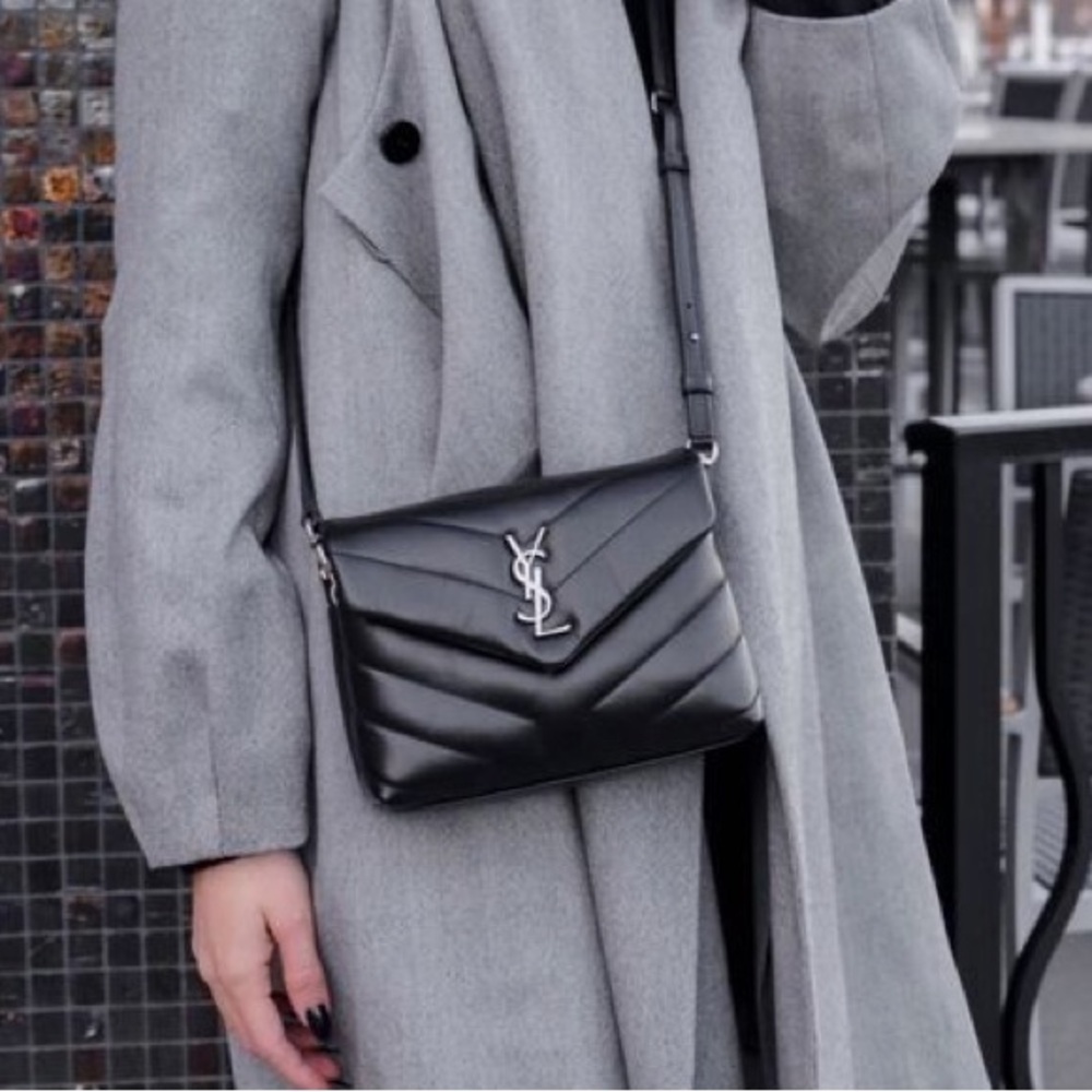 $1850 NEW AUTHENTICA Saint Laurent Toy Loulou quilted crossbody bag BLACK